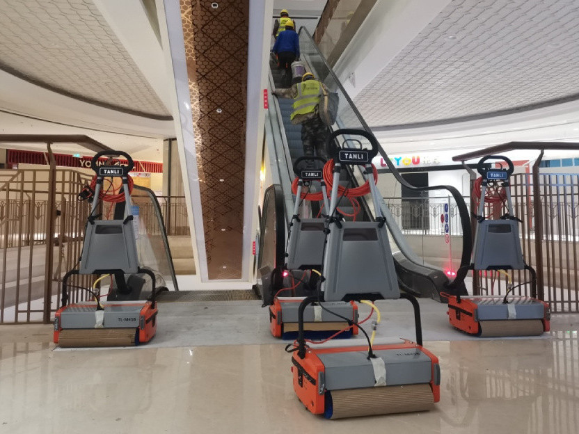 扶梯清洗機(jī)操作時(shí)要注意哪些方面？