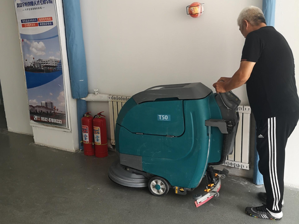 啤酒廠車間如何保持潔凈衛(wèi)生？看洗地機(jī)大顯神威