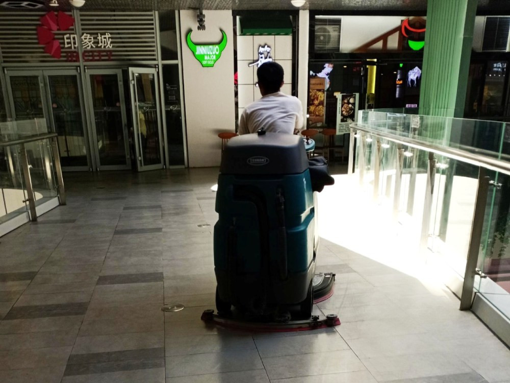 商用辦公樓適合使用駕駛式洗地機(jī)嗎？