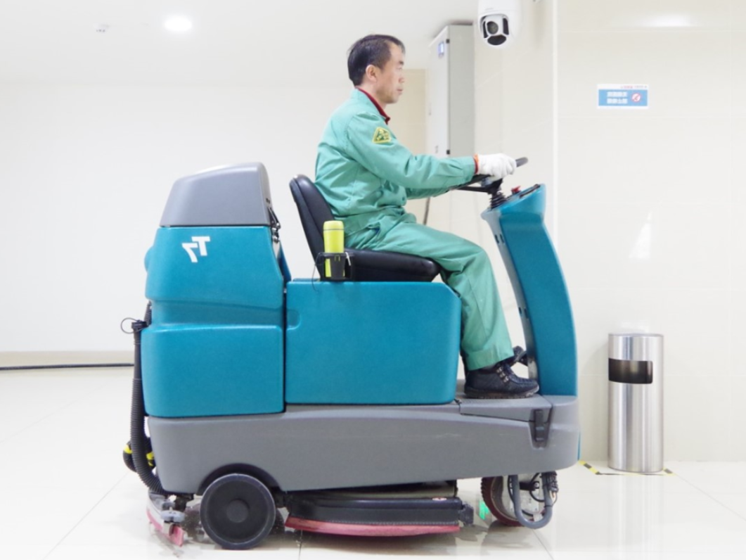 醫(yī)院場所如何選擇工業(yè)洗地機(jī)？