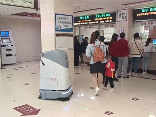 醫(yī)院地面太滑被投訴？坦力工業(yè)掃地機(jī)器人來搞定