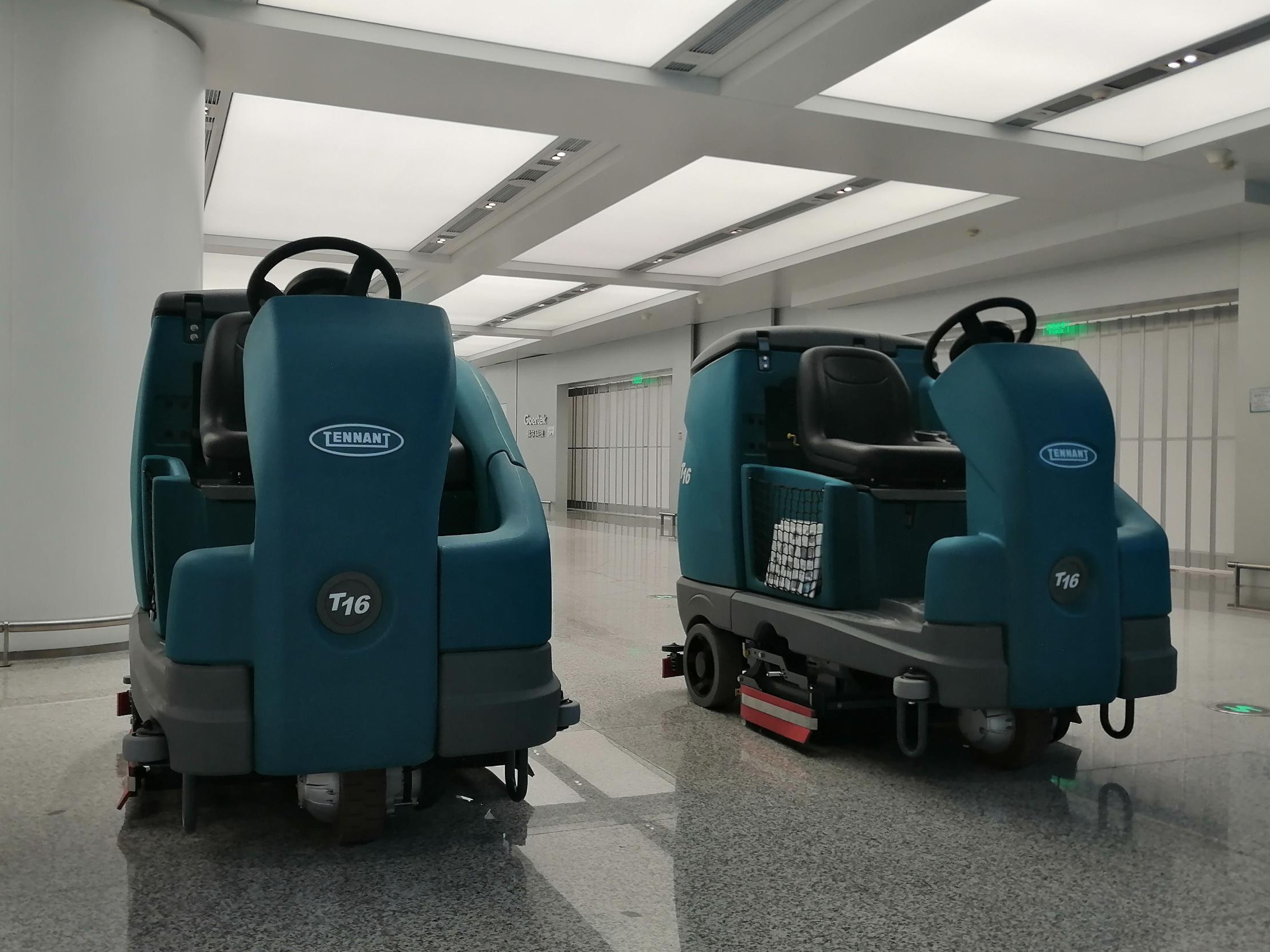 小型洗地車有哪些優(yōu)勢(shì)及如何選擇？